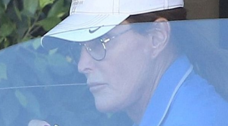 Eτοιμάζεται να γίνει... γυναίκα ο Bruce Jenner;