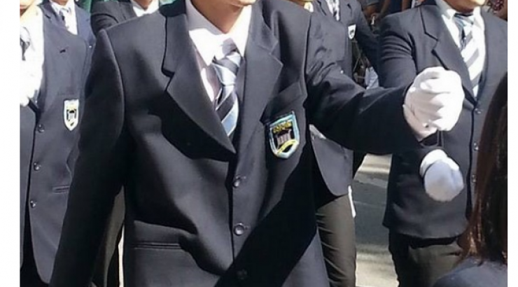 Κύπρια πρώην παρουσιάστρια καμαρώνει τον γιο της στην παρέλαση