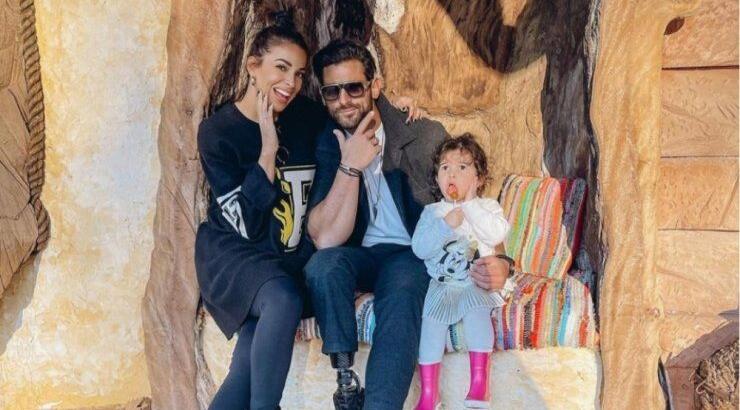 Χατζίδου - Παύλου: Φωτογραφήθηκαν στα χιόνια με την κορούλα τους και μας ενθουσίασαν [εικόνες]