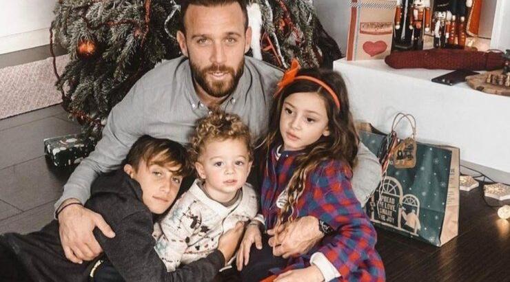 Νεκτάριος Αλεξάνδρου: Η selfie με τα παιδιά του και οι ευχές για καλή χρονιά [εικόνα]