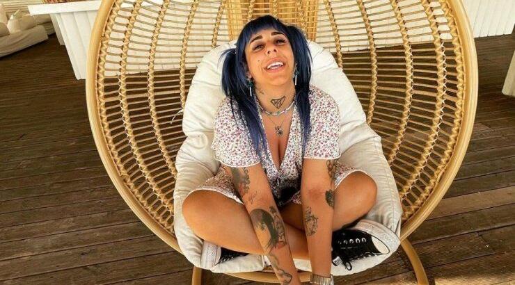 Super Κική: "Συγγνώμη που κάνω story από την τουαλέτα" [βίντεο]