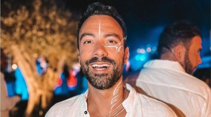 Σάκης Τανιμανίδης: Λανσάρει στο look του μακριά καστανόξανθα μαλλιά [εικόνα & βίντεο]