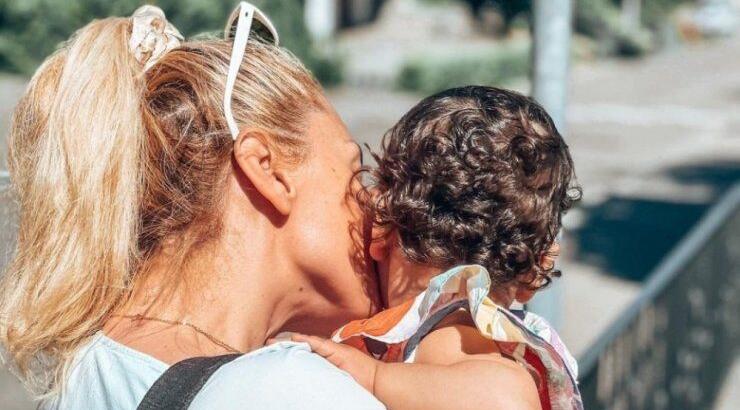 Μαρία Ηλιάκη: Δωρίζει τα ρούχα της κόρης της σε όσους τα έχουν ανάγκη [βίντεο]