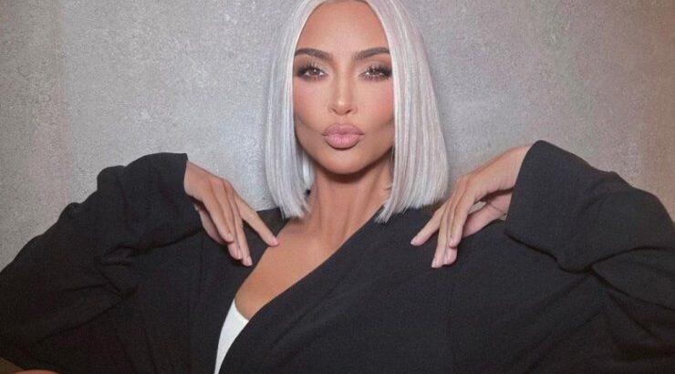 Kim Kardashian: Η αποκάλυψη και η εικόνα που μοιράστηκε από την “επώδυνη” θεραπεία για σύσφιξη στο στομάχι της