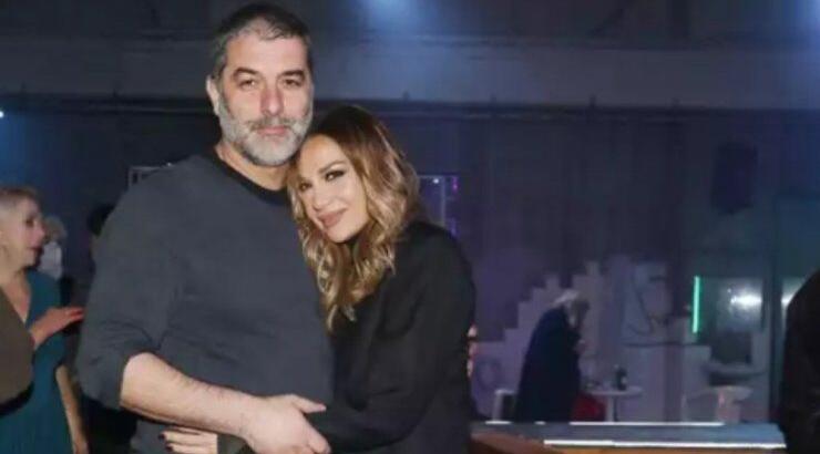 Επώνυμος Έλληνας αποκαλύπτει: "Όποτε βγαίνουμε έξω με τον Βασίλη τα μαγαζιά παίζουν συνέχεια Βανδή" [βίντεο]