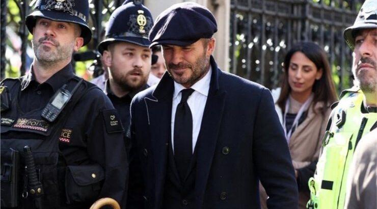 Στην ουρά για να προσκυνήσει τη Βασίλισσα Ελισάβετ ο David Beckham [εικόνες & βίντεο]