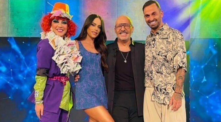 Σοϊλέδης - Αντωνά: Έδωσαν το πρώτο προσκλητήριο γάμου τους στον Νίκο Μουτσινά [βίντεο]