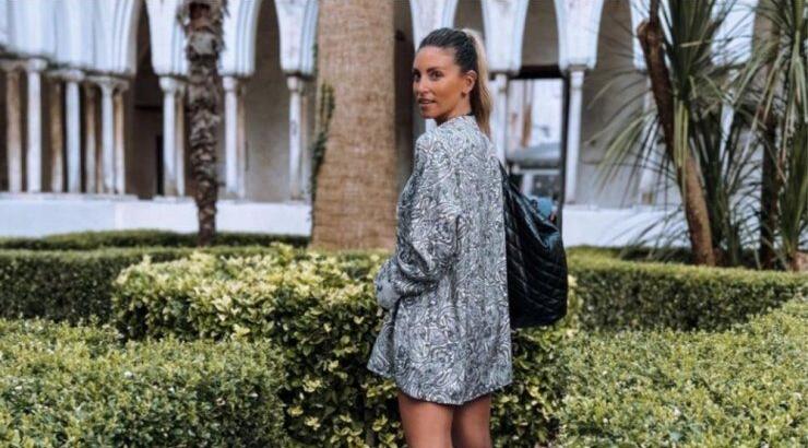 Αθηνά Οικονομάκου: Το τρυφερό φιλί με τον συζύγό της στο Capri [εικόνες]