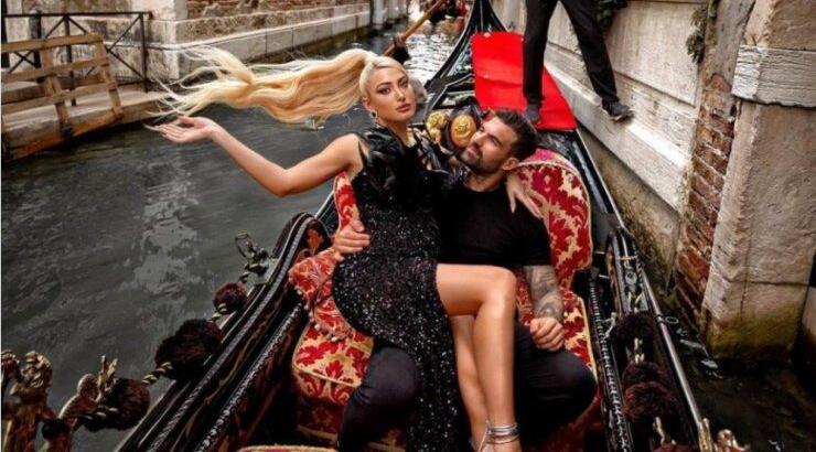 Ιωάννα Τούνη - Δημήτρης Αλεξάνδρου: Ποζάρουν με τα μπουρνούζια τους στο instagram [εικόνα]