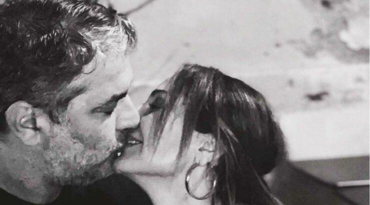 Βασίλης Μπισμπίκης: Τo story που δημοσίευσε κρατώντας στην αγκαλιά του την Δέσποινα Βανδή [εικόνα]