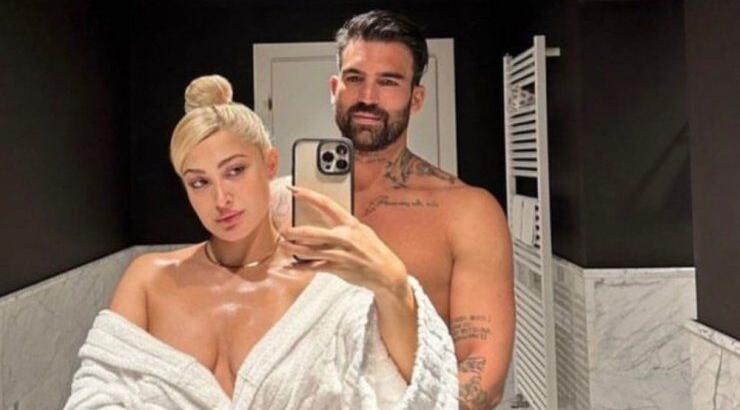 Ιωάννα Τούνη: Τα παιχνίδια του Δημήτρη Αλεξάνδρου με τον γιο τους στον καναπέ [βίντεο]