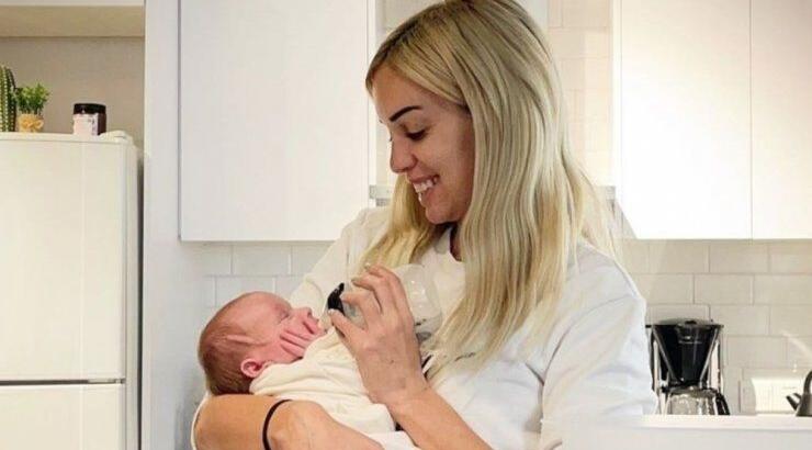 Σόφη Χρυσάνθου: Η νεογέννητη κόρη της πραγματοποίησε την πρώτη της ονειρική επαγγελματική φωτογράφηση [εικόνες]