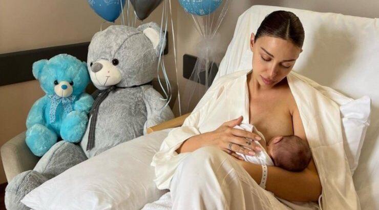 Ελένη Φουρέιρα: Γιορτάζει την ημέρα των ερωτευμένων μαζί με τον γιο της σε μια εικόνα όλο γλύκα