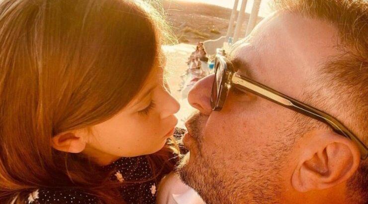 Αντώνης Ρέμος: Συγκινεί με την γλυκιά εξομολόγηση για την κόρη του - "Έφερε τον ήλιο στη ζωή μου"