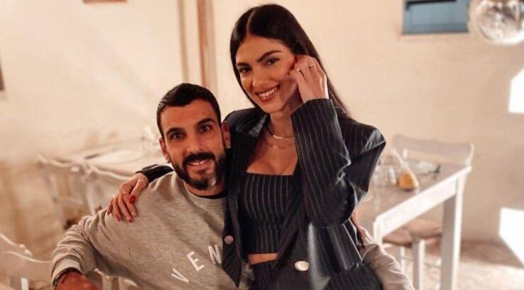 Άντρεα Κυριάκου: Φωτογραφήθηκε με τον "Super Merki" σε αποκριάτικη διάθεση [εικόνα]