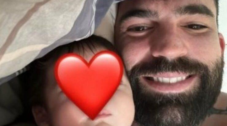 Δημήτρης Αλεξάνδρου: Έβγαλε διαβατήριο με τον γιο του και ετοιμάζονται να ταξιδέψουν σε όλο τον κόσμο [εικόνες]