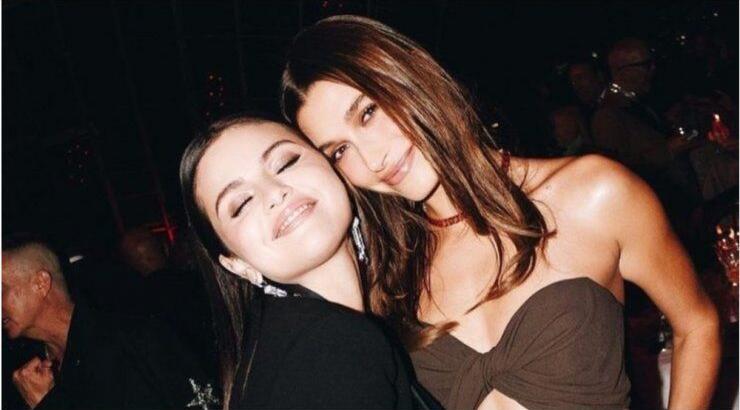 Selena Gomez: "Η Hailey Bieber επικοινώνησε μαζί μου και με ενημέρωσε ότι δέχεται απειλές θανάτου" [εικόνα]