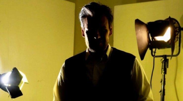 Έλληνας τραγουδιστής δήλωσε: "Παντρεύτηκα, έκανα τρία παιδιά, χώρισα αλλά δεν μάθατε κάτι" 