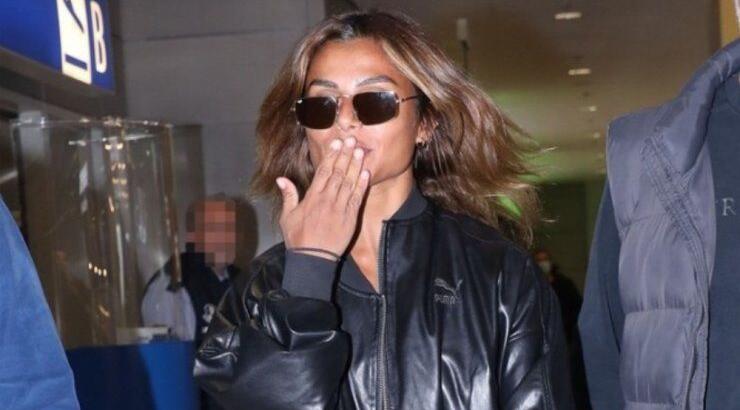 Ελευθερία Ελευθερίου: Έφθασε Αθήνα μετά την αποχώρησή της από το "Survivor All Star" και έστελνε φιλιά [εικόνες]