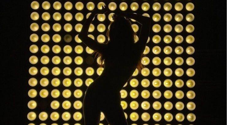 Ελληνίδα τραγουδίστρια έκανε την αποκάλυψη: "Η μητέρα μου παντρεύεται τώρα"