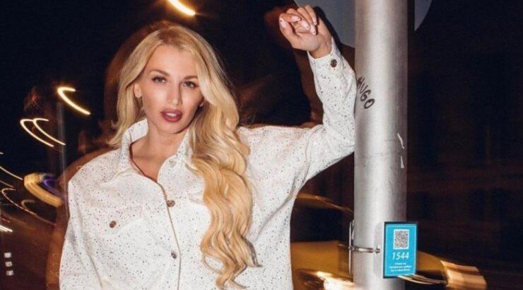 Κωνσταντίνα Σπυροπούλου: Η πρωινή βόλτα με τον σύζυγο, τον γιο τους και τη μητέρα της [εικόνες]