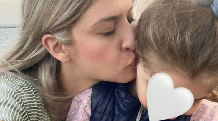 Αφροδίτη Γεωργίου: Κατέγραψε την πρώτη συνάντηση της Ανδριάνας με την νεογέννητη αδερφούλα της [εικόνα]