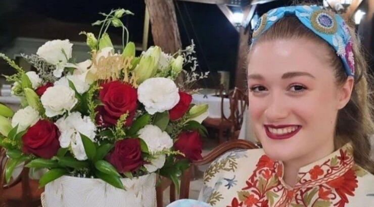 Ιλάειρα Ζήση: "Με θέλουν σε βαφτίσεις να ντύνομαι Σταχτοπούτα" [βίντεο]