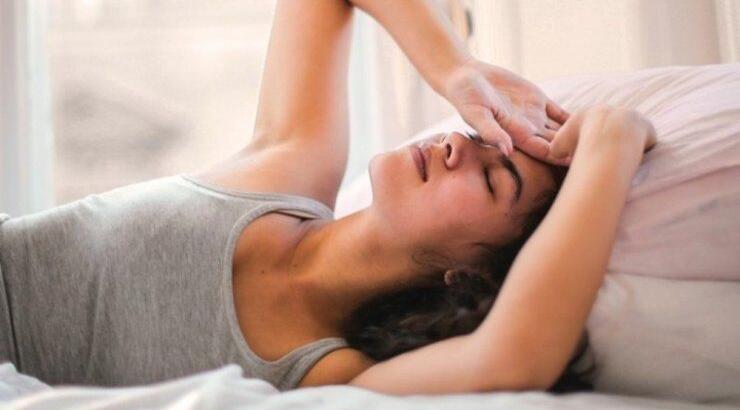 Πως συνδέεται ο πονοκέφαλος με τη ζέστη και πως να τον αντιμετωπίσετε