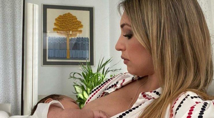 Κρίστυ Παπαδοπούλου: Την "τσακώσαμε" να επιλέγει τα βαφτιστικά ρουχαλάκια του γιου της [εικόνες & βίντεο]