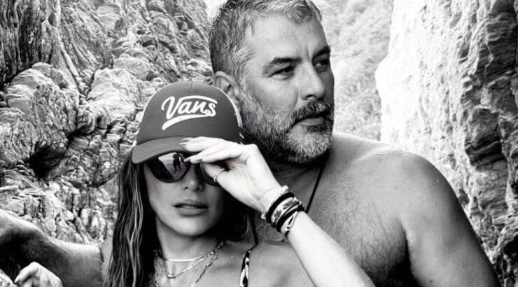 Στην Αθήνα χεράκι - χεράκι η Δέσποινα Βανδή και ο Βασίλης Μπισμπίκης [εικόνες]