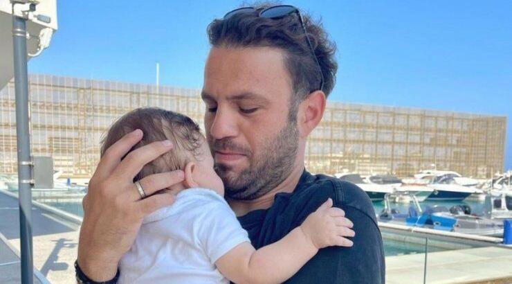 Hovig: Τα πρωινά παιχνίδια με τον γιο του, Άρη - Γρηγόρη [εικόνα]