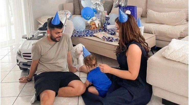 Λάουρα Νάργες - Χρήστος Σαντικάι: Ο γιος τους έγινε ενός έτους [εικόνες]