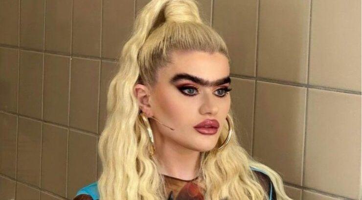 Σοφία Χατζηπαντελή: Πόζαρε για πρώτη φορά χωρίς τα πυκνά της φρύδια στην Κύπρο [εικόνα]