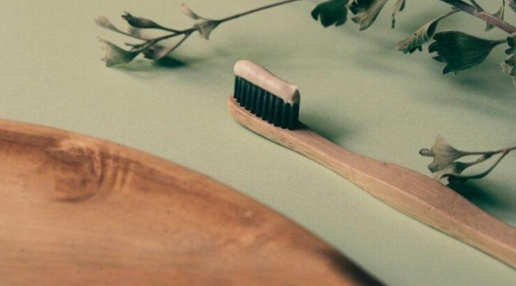 Κάθε πότε πρέπει να βουρτσίζεις τα δόντια σου;
