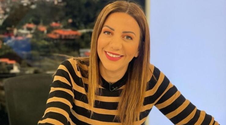 Κατερίνα Αγαπητού: Φτιάχνει χριστουγεννιάτικα μπισκοτάκια μαζί με την κόρη της [εικόνα]