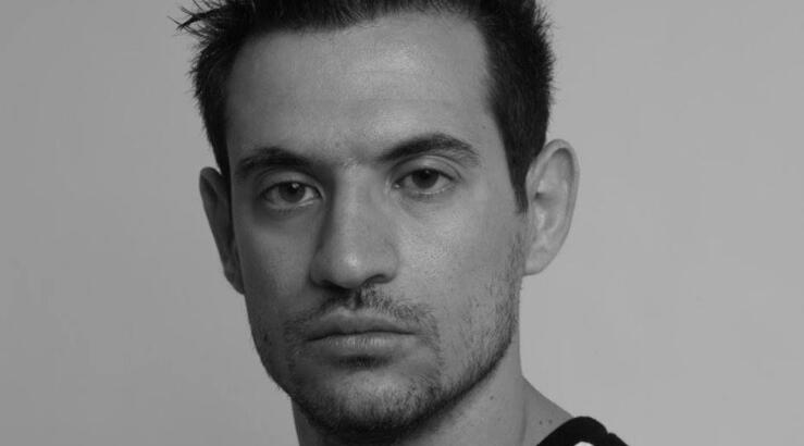 Πέτρος Φιλίππου: "Βρήκα δουλειά σε γραφείο τελετών, οδηγός νεκροφόρας" [βίντεο]