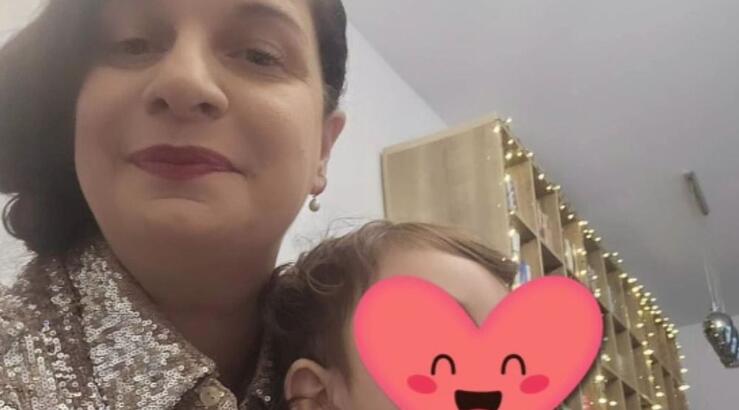 Μαρίνα Βρόντη: Απαθανάτισε τον γιο της ξαπλωμένο στο πάτωμα λίγο πριν τον ύπνο [εικόνα]