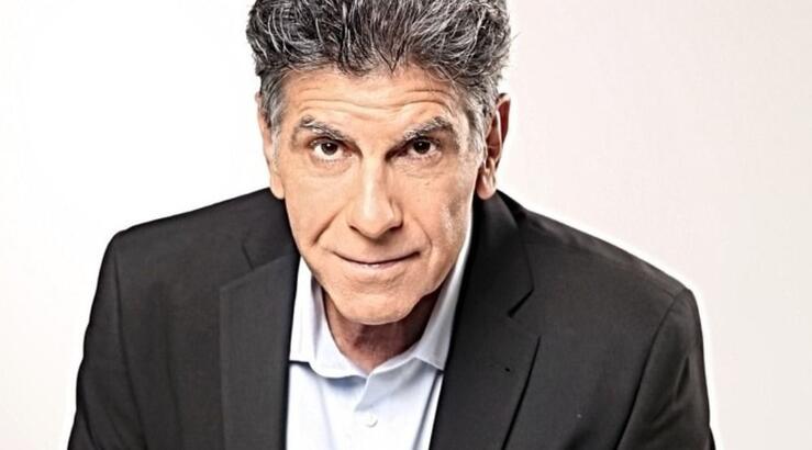 Γιάννης Μπέζος: "Θέλω να παραμείνω και αυστηρός και απρόσιτος" 