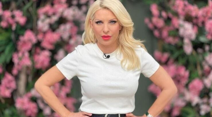 Γνωστός παρουσιαστής σε Μενεγάκη: "Είμαι σίγουρος ότι δεν είσαι ξανθιά, κάτι άλλο κρύβεται" [βίντεο]