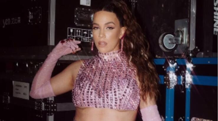 Κατερίνα Στικούδη: Aγκαλιά με τον 1,5 μηνών γιο της ποζάρει στο instagram [εικόνα]