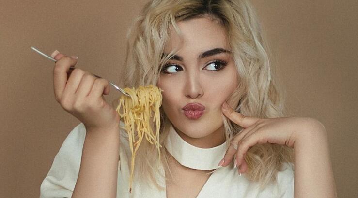 Νιώθεις υπνηλία μετά το φαγητό; Να τι συμβαίνει στην υγεία σου