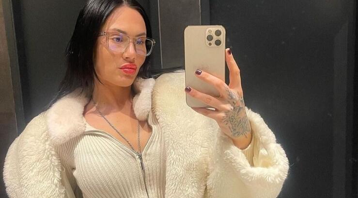 Έλενα Τσαγκρινού: Στο στούντιο ηχογράφησης με crop top στον 5ο μήνα εγκυμοσύνης της [βίντεο]