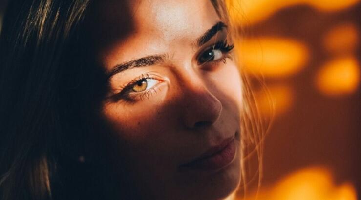 Τι αποκαλύπτει για την υγεία σου ο τρόπος που ανοιγοκλείνεις τα μάτια σου