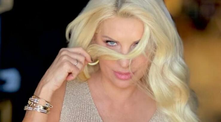 Ελένη Μενεγάκη: Η πρωινή selfie στο instagram...με την τσίμπλα στο μάτι [εικόνα]