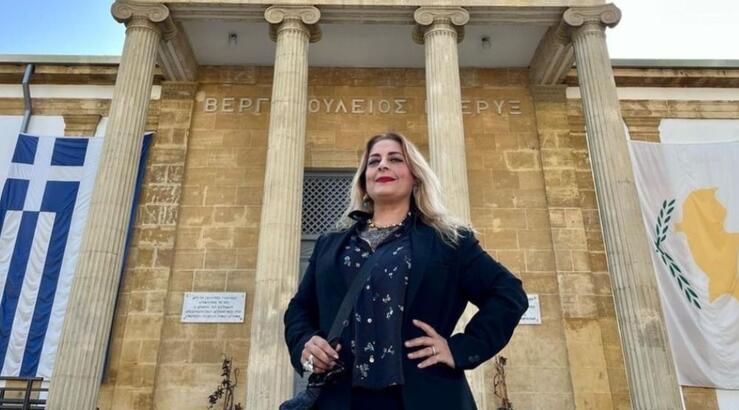 Αλέξια: Bαθιά συγκινημένη τραγούδησε τον Εθνικό Ύμνο στη Νέα Υόρκη [βίντεο]