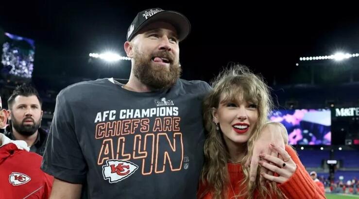 Taylor Swift – Travis Kelce: Τα παθιασμένα φιλιά τους στο Super Bowl 2024