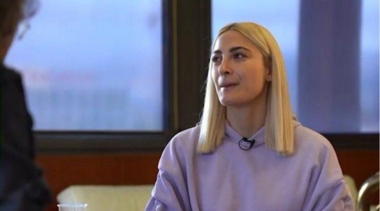 Ιωάννα Τούνη: "Μου έλεγε ο πατέρας μου να μη μασάω τσίχλα, να μην κάνω φούσκες γιατί φαίνομαι σαν..." [βίντεο]