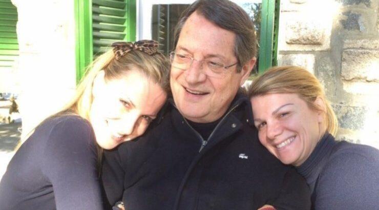 Έλσα και Ινώ Αναστασιάδη: Τα αστεία περιστατικά που θυμούνται με τον πατέρα τους, Νίκο [βίντεο]