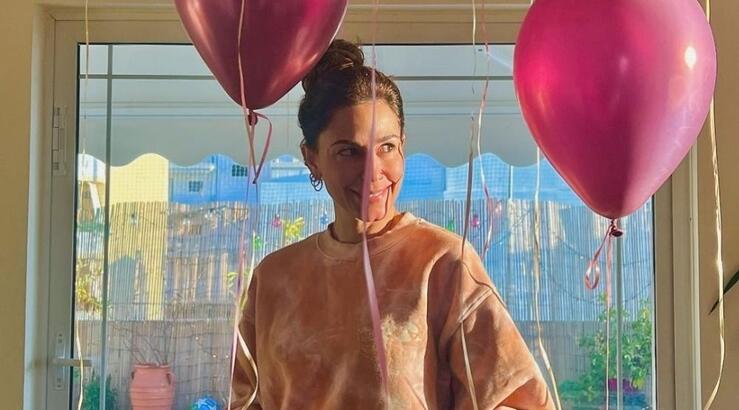 Κατερίνα Παπουτσάκη: Έκλεισε τα 45 - Ο ξέφρενος χορός πάνω στη μπάρα [βίντεο]