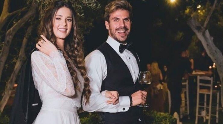 Η βόλτα του Άκη Πετρετζίκη με την σύζυγό του και τον γιο τους που λατρέψαμε [εικόνες]